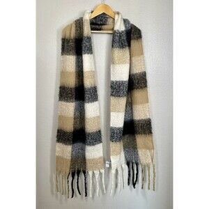 NWT Old Navy SUPER SOFT Large Fringe Black /Beige Plaid Blanket Cozy Scarf NEW‎